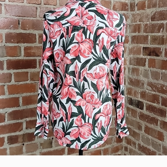 Equipment Adalyn Silk Floral Blouse in Amethyst Fog Cranberry Small - Picture 4 of 9